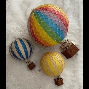 Vintage Air balloon decorations